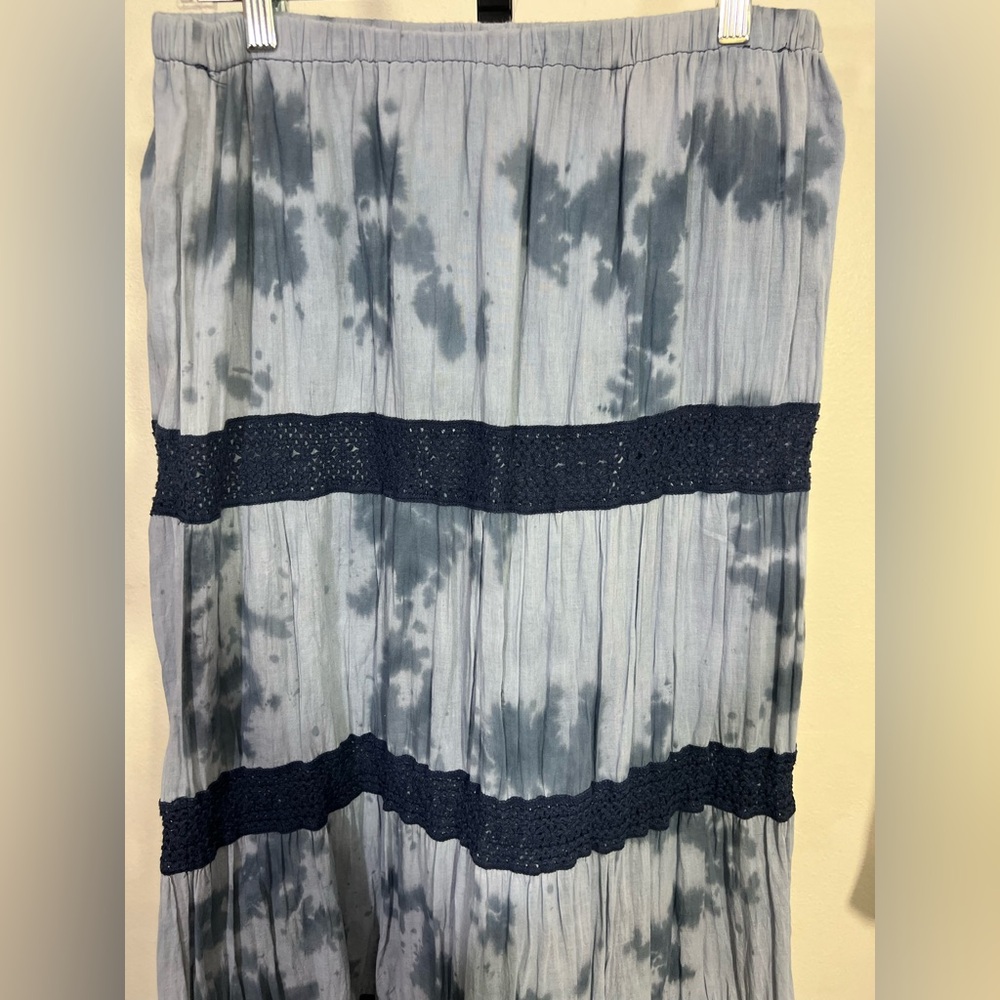 Michael Kors Washed Blue Tie Dye Crochet Maxi Skirt
Blue Tie-Dye Maxi Skirt - Picture 9 of 12